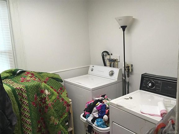 5th image of 241 Trenton Ave