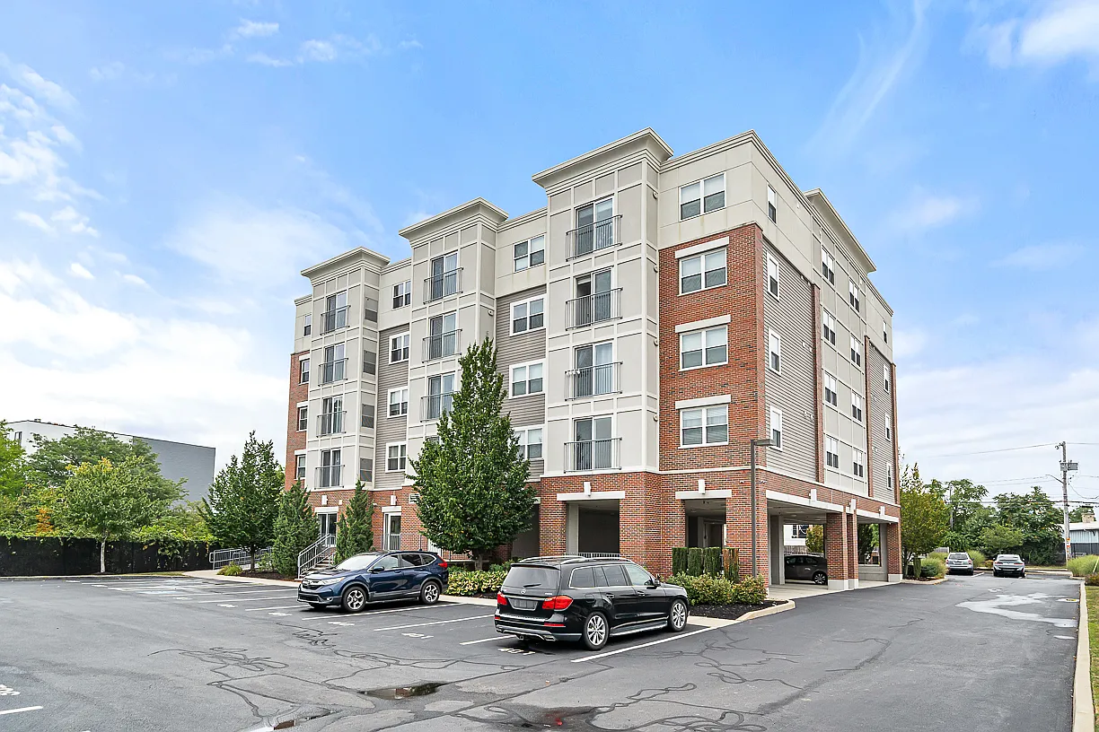 2 bed, 1184 sqft, $3,500 — Photo 1