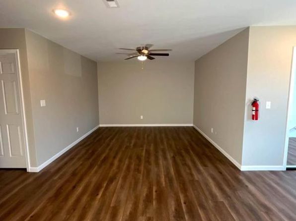 219 Cane Creek Ln #106