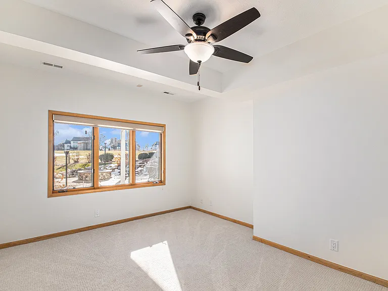 811 Western Hills Dr — Photo 14