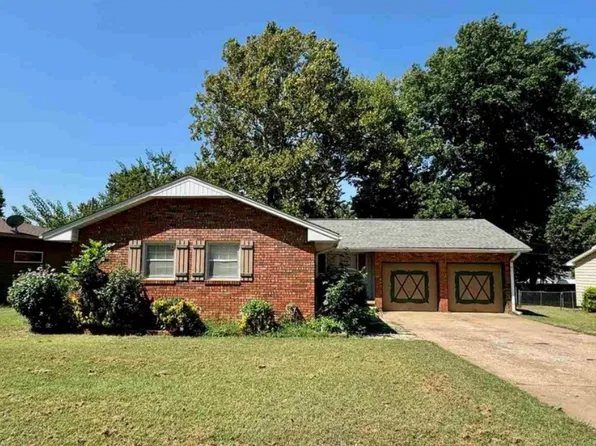 1608 Holbrook St, Ponca City, OK 74604