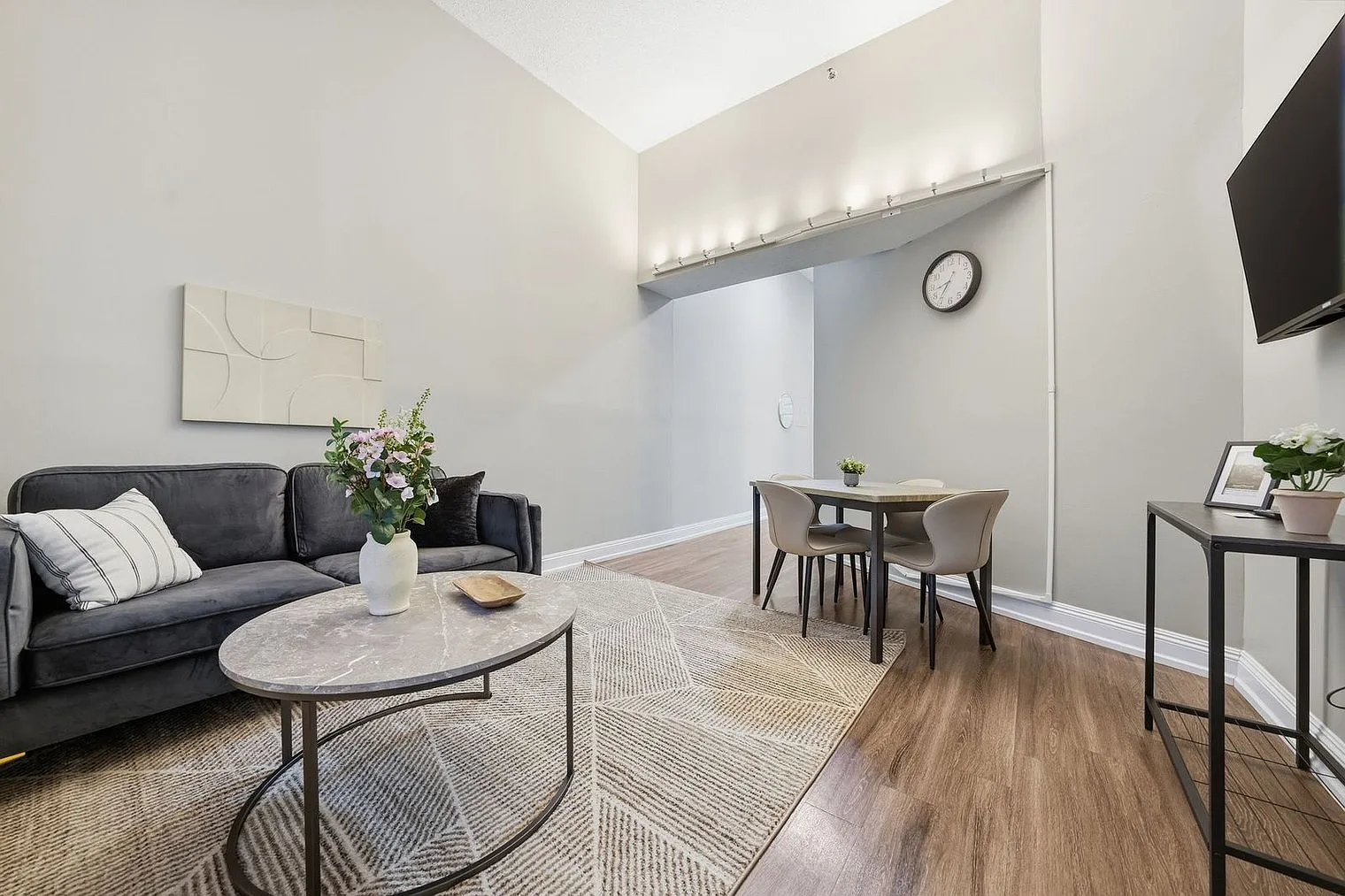 1 bed, 1.0 bath, 6996 sqft, $4,455 — Photo 1
