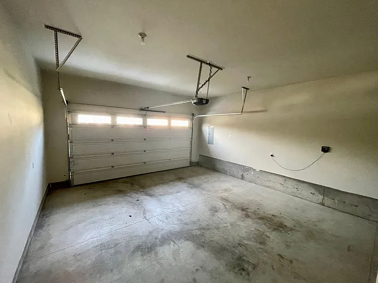 2120 SW Dolph Ct — Photo 26