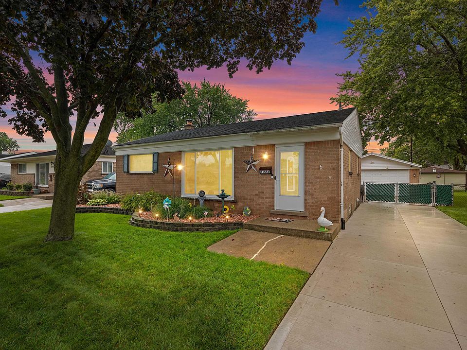 1st image of 31551 Newport Dr