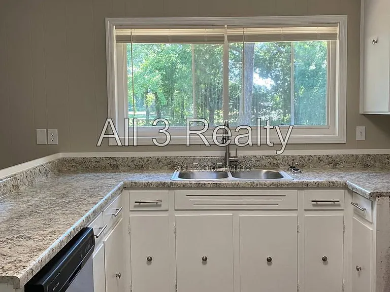 306 Oakwild Dr — Photo 11