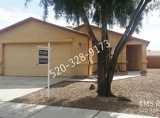 6070 N April Dr, Tucson, AZ 85741