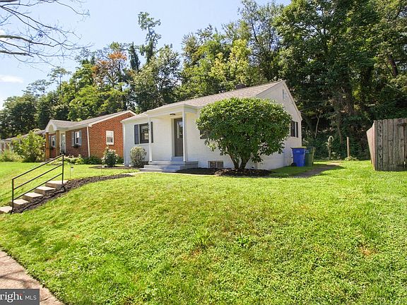 3rd image of 414 Hillside Rd