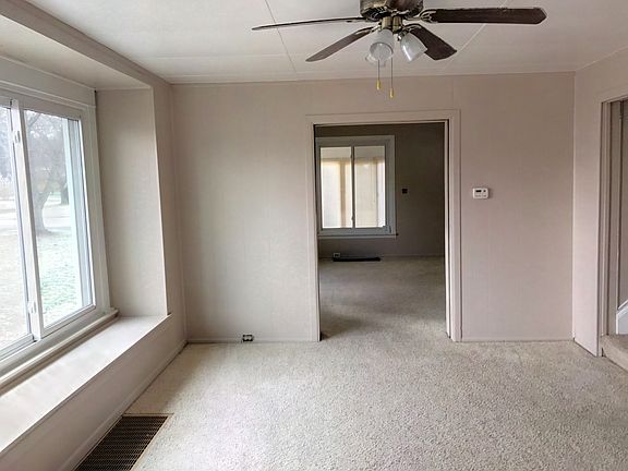 4th image of 310 Jennings St