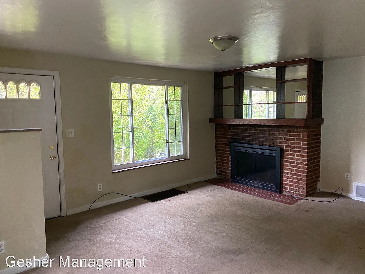 128 Dogwood Dr photo 1