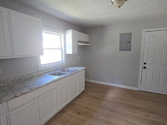 5th image of 312 Carr Ave