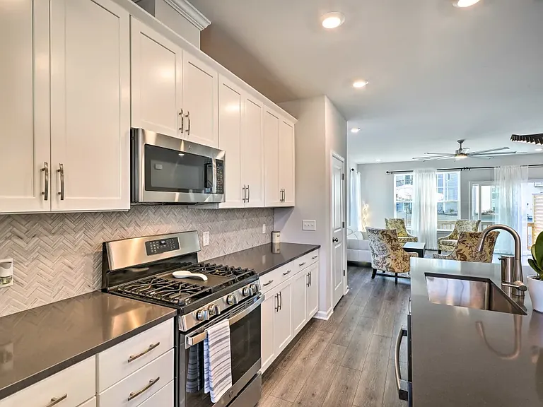 1020 Manorhaven Dr — Photo 6