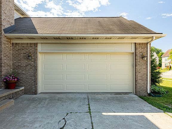4th image of 7827 Trotters Park St #92