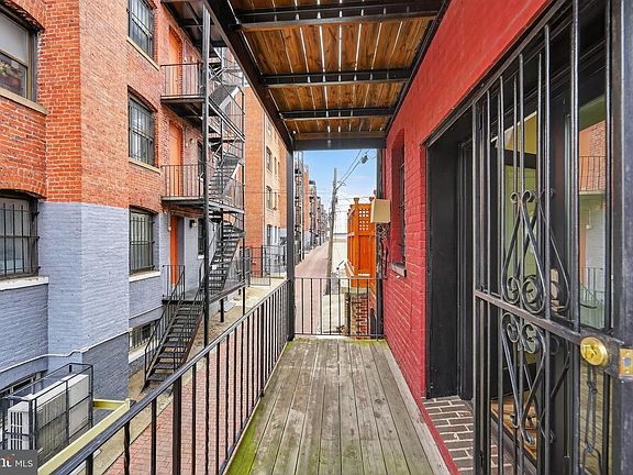 5th image of 1625 15th St NW APT 4