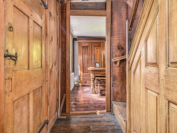 256 Black Rock Turnpike