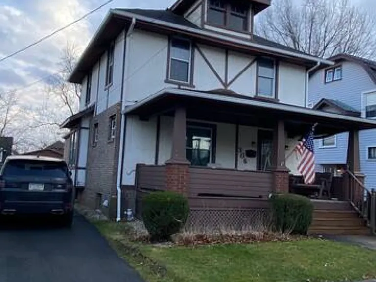 306 E Northview Ave — Photo 2