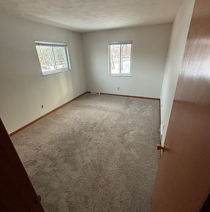 2nd image of 3020 Carskaddon Ave #4