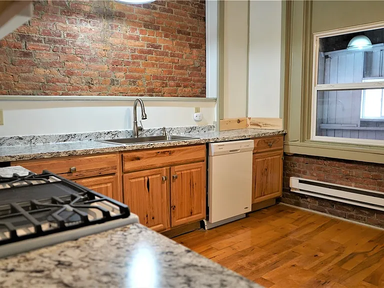 54 North Ave — Photo 11