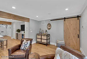 111 Sanborn Ave — Photo 23