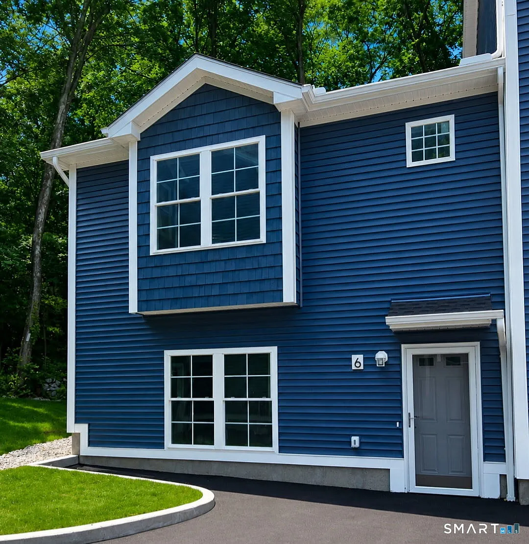 3 bed, 3.0 bath, 1564 sqft, $2,800 — Photo 1