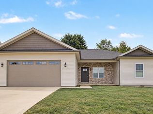 867 Fairway Dr, Howard, OH 43028