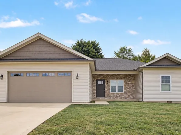 867 Fairway Dr, Howard, OH 43028