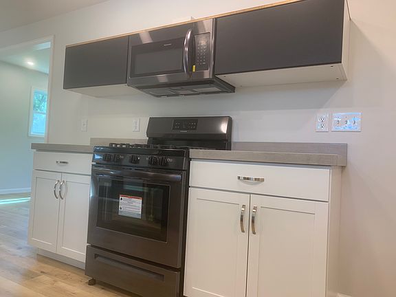 5th image of 3635 S Plaza Dr