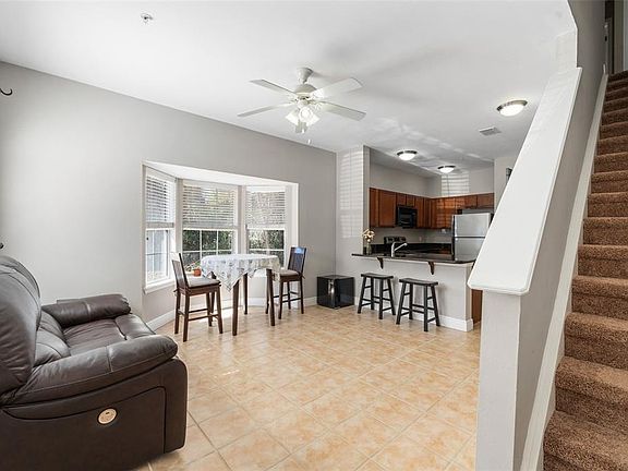3rd image of 2964 SW 35th Pl APT 71