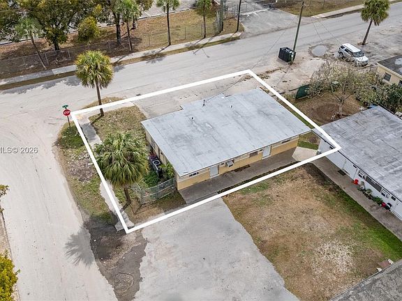 3rd image of 1101 SW 2nd St