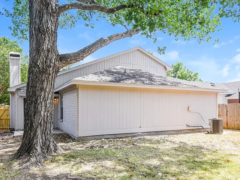 5016 Santa Fe Ct — Photo 20
