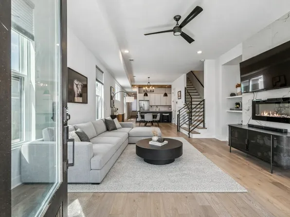 1728B Pecan St, Nashville, TN 37208