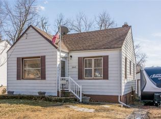 2943 E Washington Ave, Des Moines, IA 50317