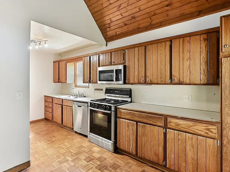 5227 Rees St — Photo 5