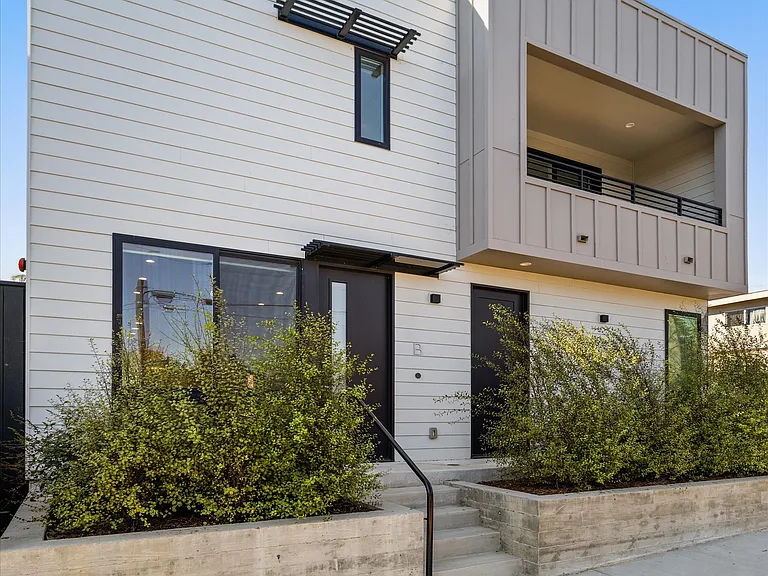 415 Old Coast Hwy #C — Photo 34