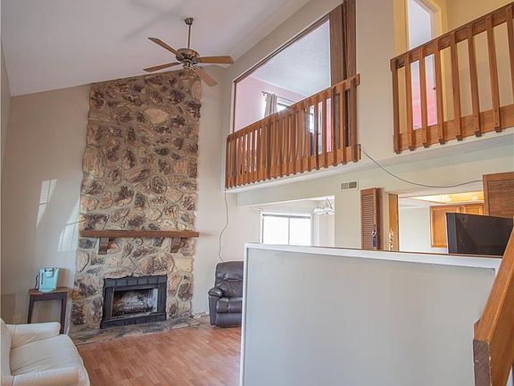 4th image of 2342 Fieldstone Cir