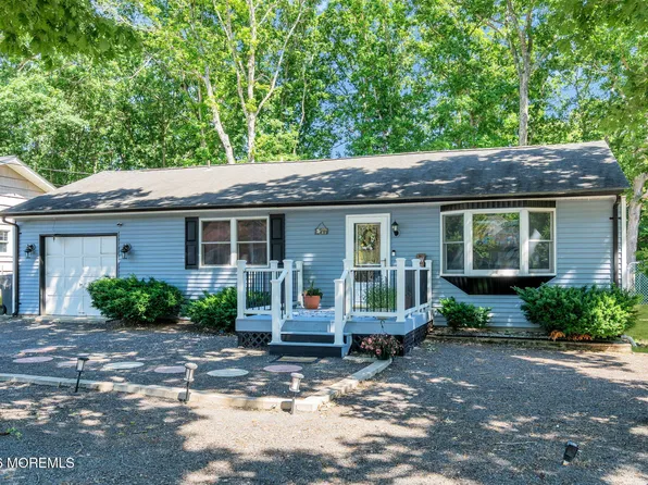 77 Lighthouse Drive, Manahawkin, NJ 08050
