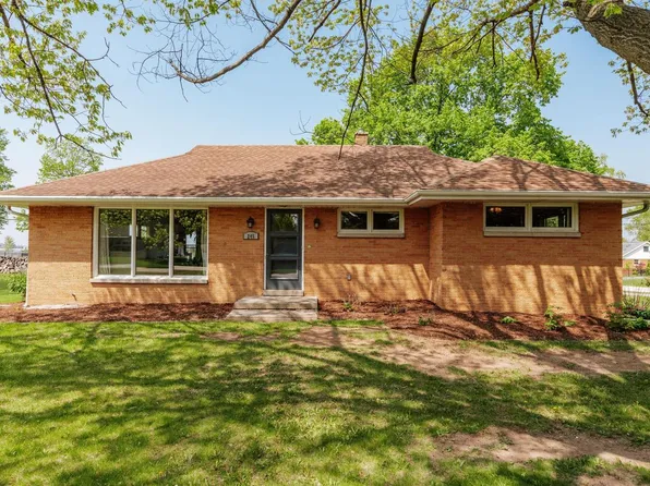 245 Fairway DRIVE, Brookfield, WI 53005