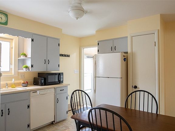 5th image of 3211 74th St