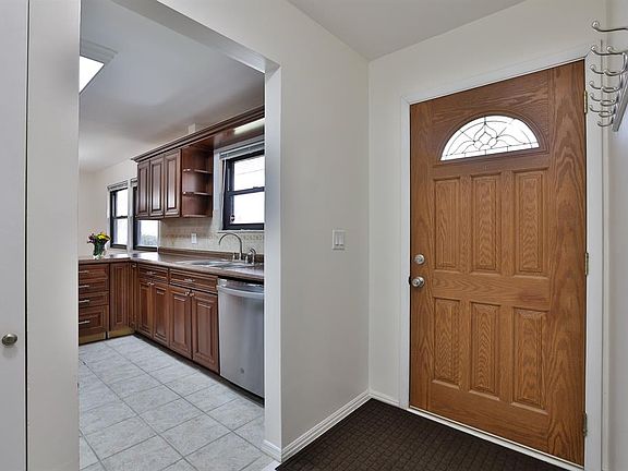 5th image of 5718 Hollyhock Dr