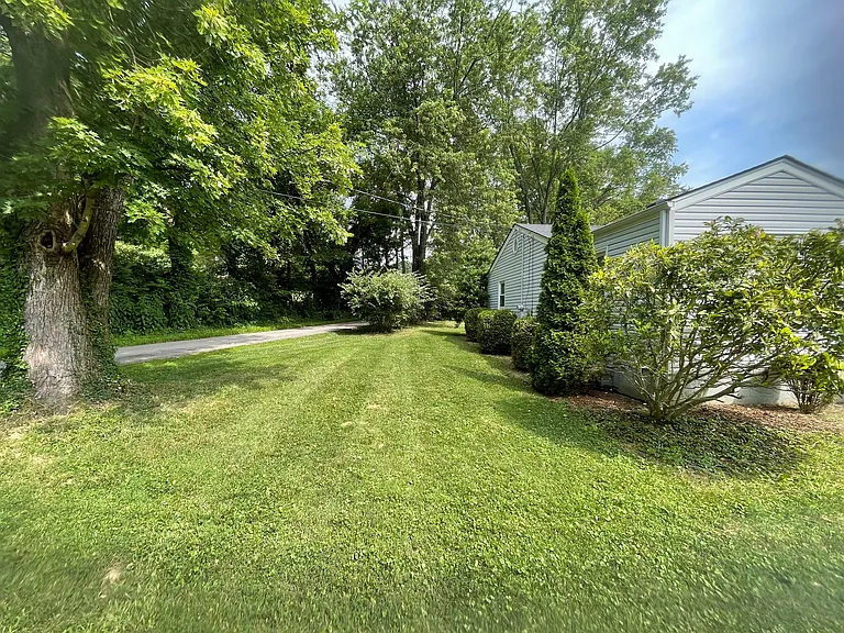 6115 Cherry Ln — Photo 4