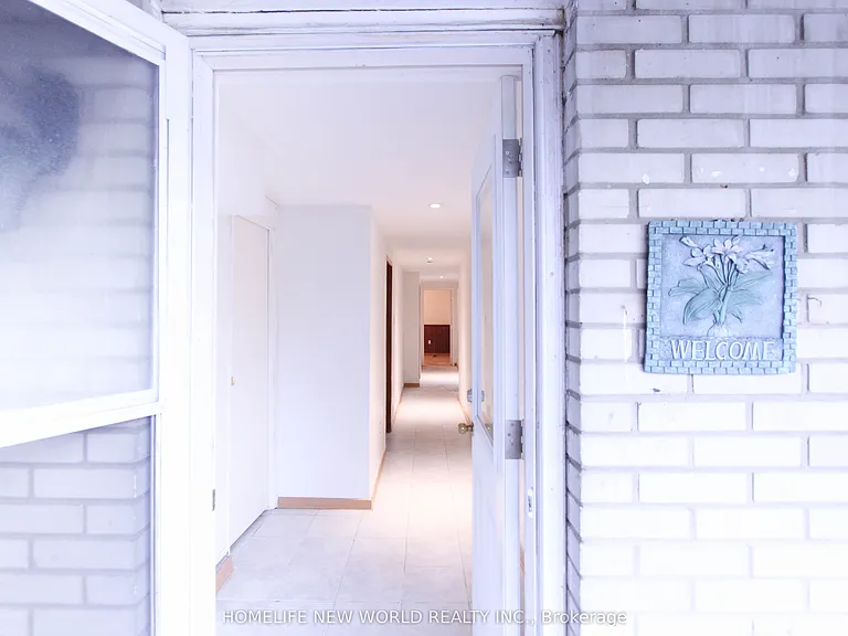 135 Pineway Blvd #LOWER LEVEL — Photo 1