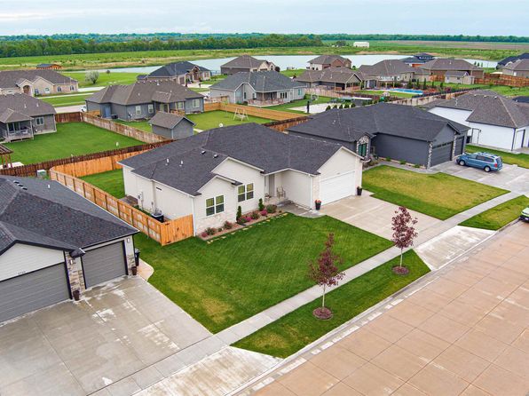 2739 Wet Stone Dr, Salina, KS 67401