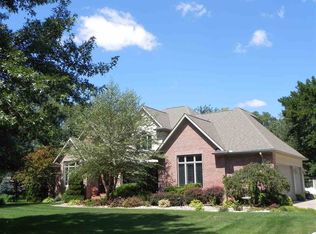 6 Pinehurst Ct, Coal Valley, IL 61240