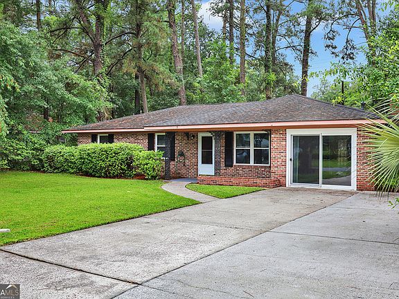 3rd image of 9 Austin Dr