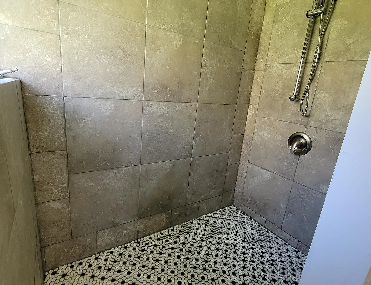 1 bed, 550 sqft, $1,100 — Photo 3
