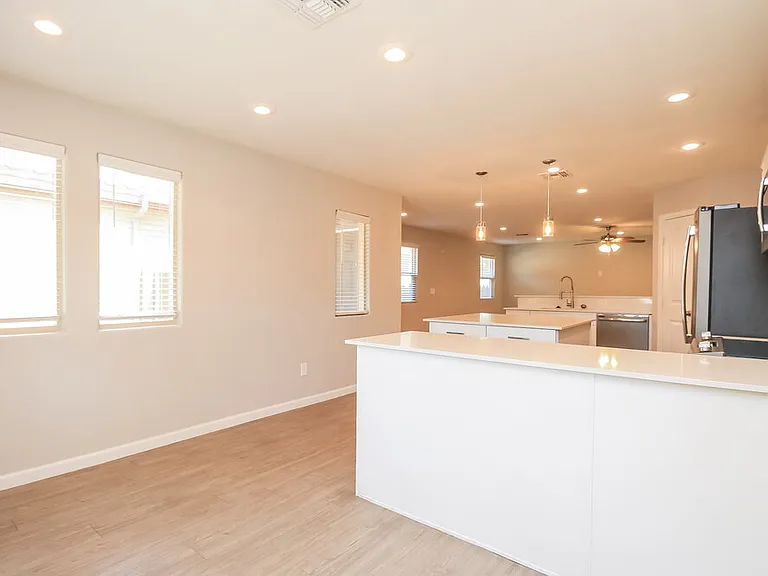 3825 E Frances Ln — Photo 8