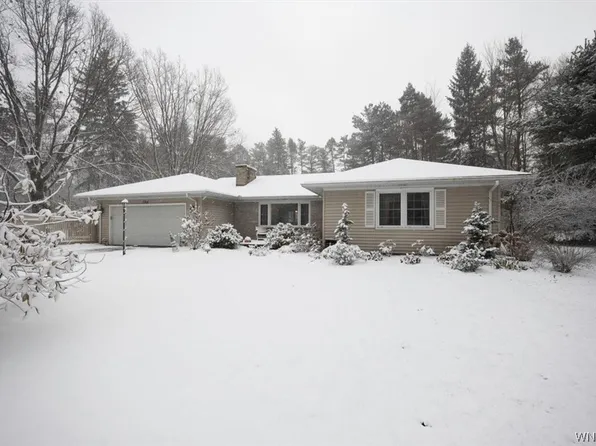 7765 Jewett Holmwood Rd, Orchard Park, NY 14127