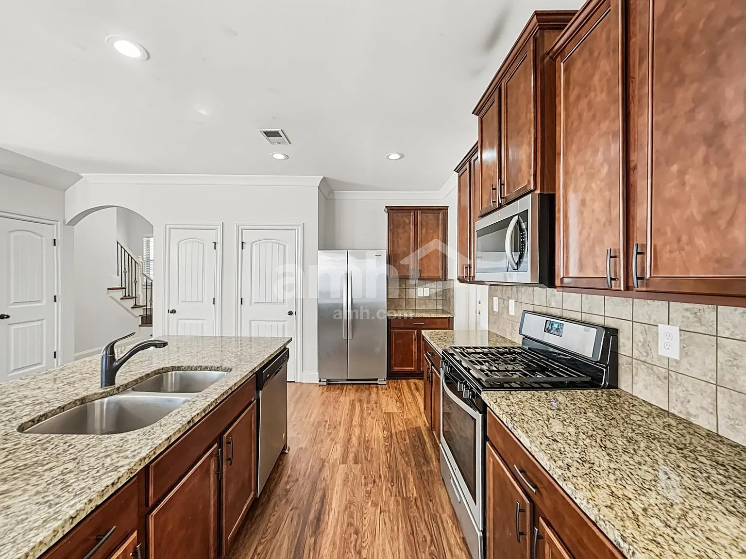 4 bed, 2.5 bath, 2688 sqft, $2,515 — Photo 4