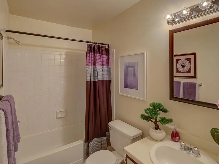 Ashbrook Apartments — Photo 16