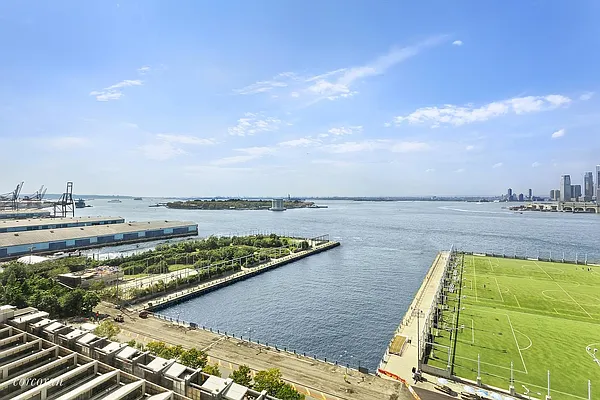 Sold by Corcoran | media 24