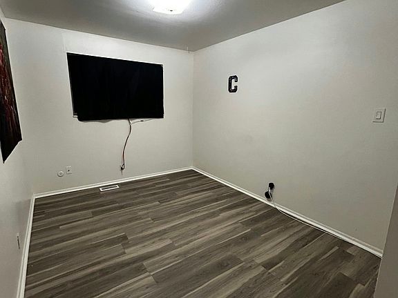 2nd image of 1206 W Harris Ave